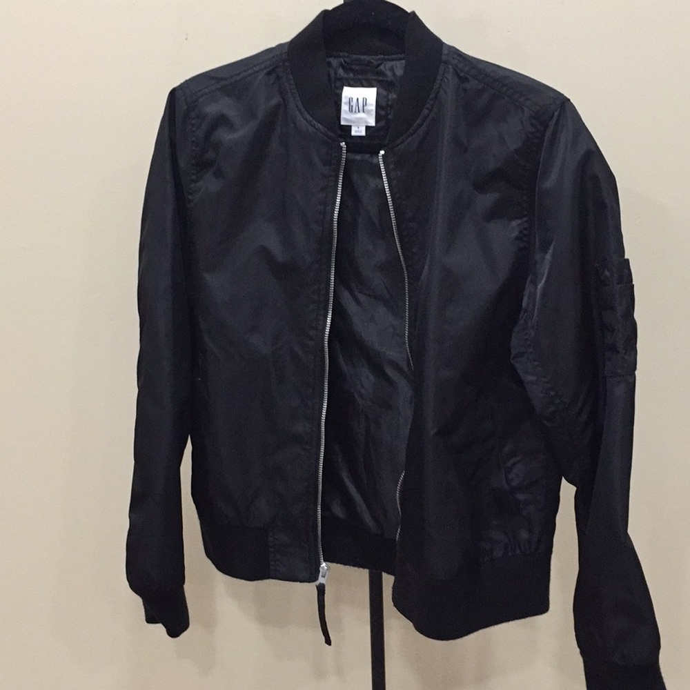 Women’s black bomber jacket GAP size S